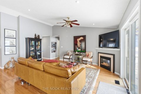 Photo 11 at 3 Birch Tree Lane, Bowmanville, Clarington