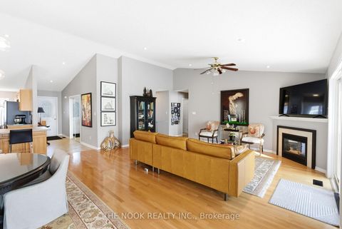 Photo 13 at 3 Birch Tree Lane, Bowmanville, Clarington