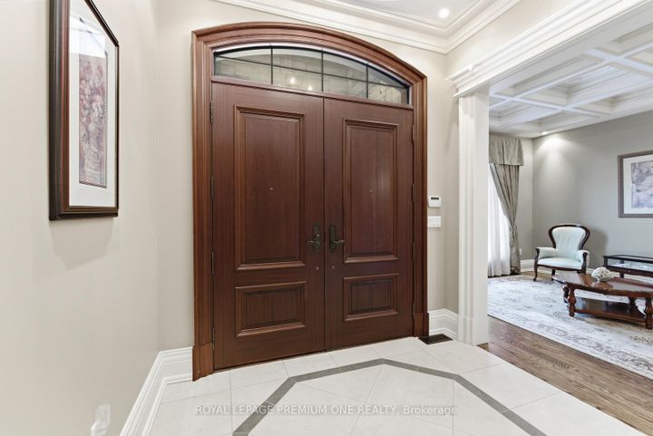 Photo 6 at 155 Cook's Mill Crescent, Patterson, Vaughan