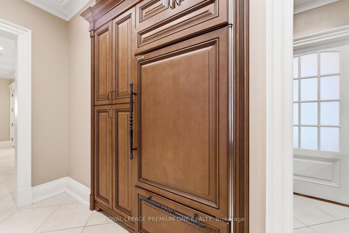 Photo 19 at 155 Cook's Mill Crescent, Patterson, Vaughan