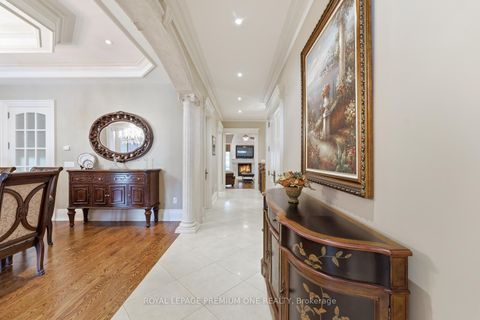 Photo 7 at 155 Cook's Mill Crescent, Patterson, Vaughan