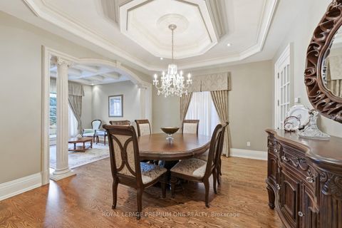 Photo 10 at 155 Cook's Mill Crescent, Patterson, Vaughan