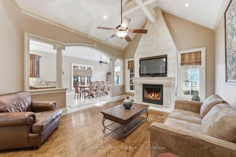 Photo 11 at 155 Cook's Mill Crescent, Patterson, Vaughan