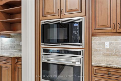 Photo 18 at 155 Cook's Mill Crescent, Patterson, Vaughan