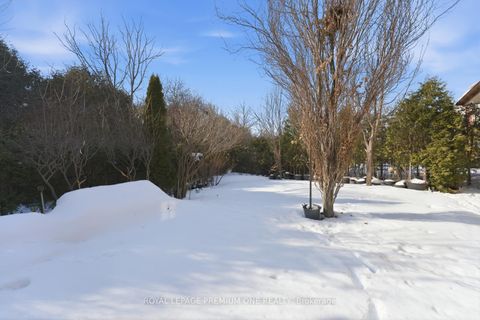 Photo 46 at 155 Cook's Mill Crescent, Patterson, Vaughan