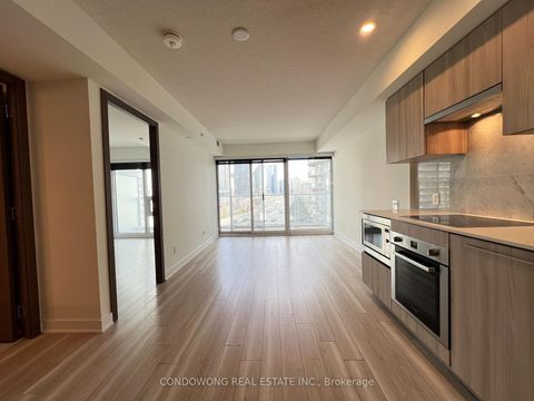 Photo 0 at 911 - 17 Bathurst Street, Waterfront Communities C1, Toronto