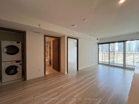 Photo 3 at 911 - 17 Bathurst Street, Waterfront Communities C1, Toronto