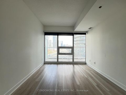 Photo 5 at 911 - 17 Bathurst Street, Waterfront Communities C1, Toronto