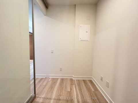 Photo 8 at 911 - 17 Bathurst Street, Waterfront Communities C1, Toronto