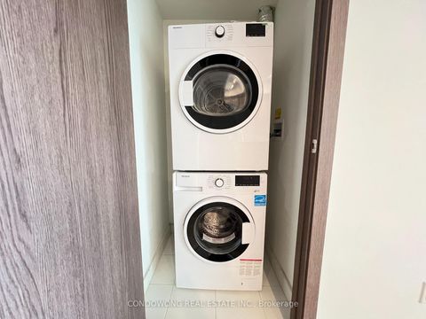 Photo 9 at 911 - 17 Bathurst Street, Waterfront Communities C1, Toronto