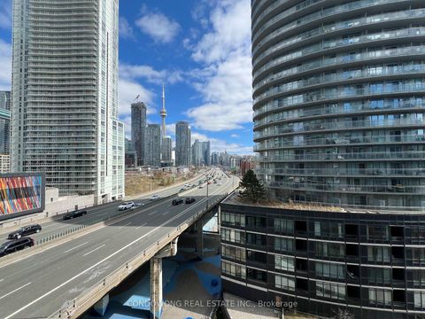 Photo 11 at 911 - 17 Bathurst Street, Waterfront Communities C1, Toronto