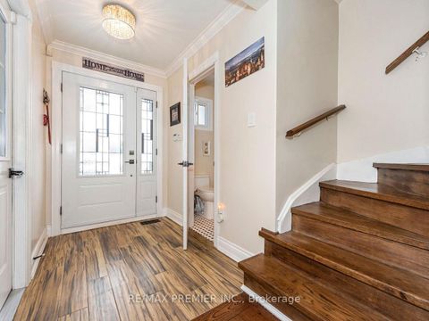 Photo 2 at 86 Agincourt Road, West Woodbridge, Vaughan