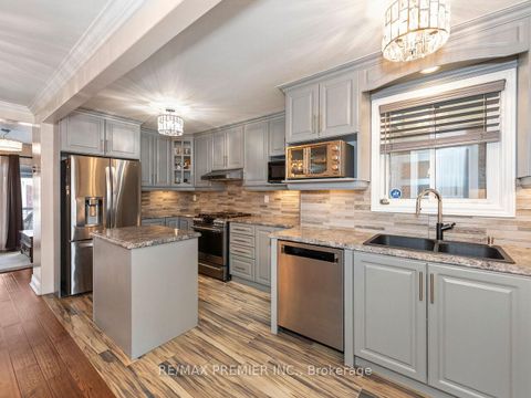 Photo 10 at 86 Agincourt Road, West Woodbridge, Vaughan