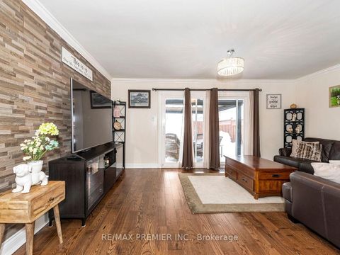 Photo 17 at 86 Agincourt Road, West Woodbridge, Vaughan