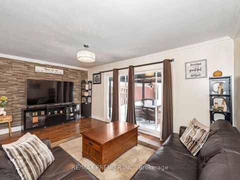 Photo 22 at 86 Agincourt Road, West Woodbridge, Vaughan