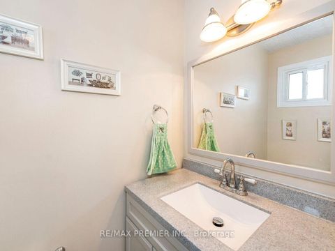 Photo 25 at 86 Agincourt Road, West Woodbridge, Vaughan