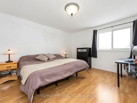 Photo 27 at 86 Agincourt Road, West Woodbridge, Vaughan