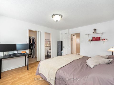 Photo 29 at 86 Agincourt Road, West Woodbridge, Vaughan