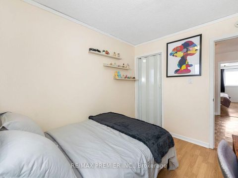 Photo 35 at 86 Agincourt Road, West Woodbridge, Vaughan