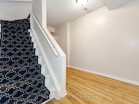 Photo 36 at 86 Agincourt Road, West Woodbridge, Vaughan