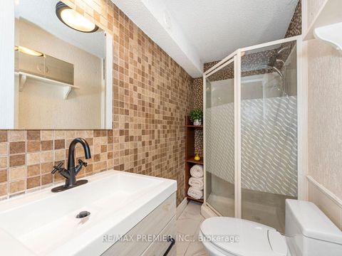 Photo 39 at 86 Agincourt Road, West Woodbridge, Vaughan