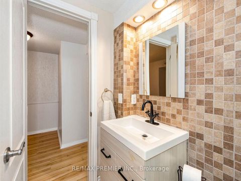 Photo 40 at 86 Agincourt Road, West Woodbridge, Vaughan