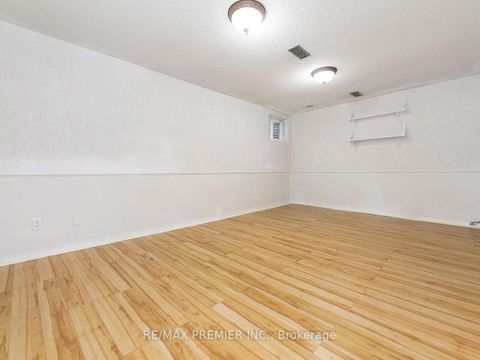 Photo 41 at 86 Agincourt Road, West Woodbridge, Vaughan