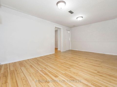 Photo 43 at 86 Agincourt Road, West Woodbridge, Vaughan