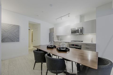 Photo 5 at 501 - 224 King Street W, Waterfront Communities C1, Toronto