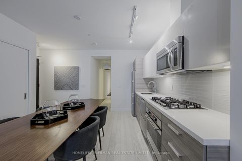 Photo 9 at 501 - 224 King Street W, Waterfront Communities C1, Toronto