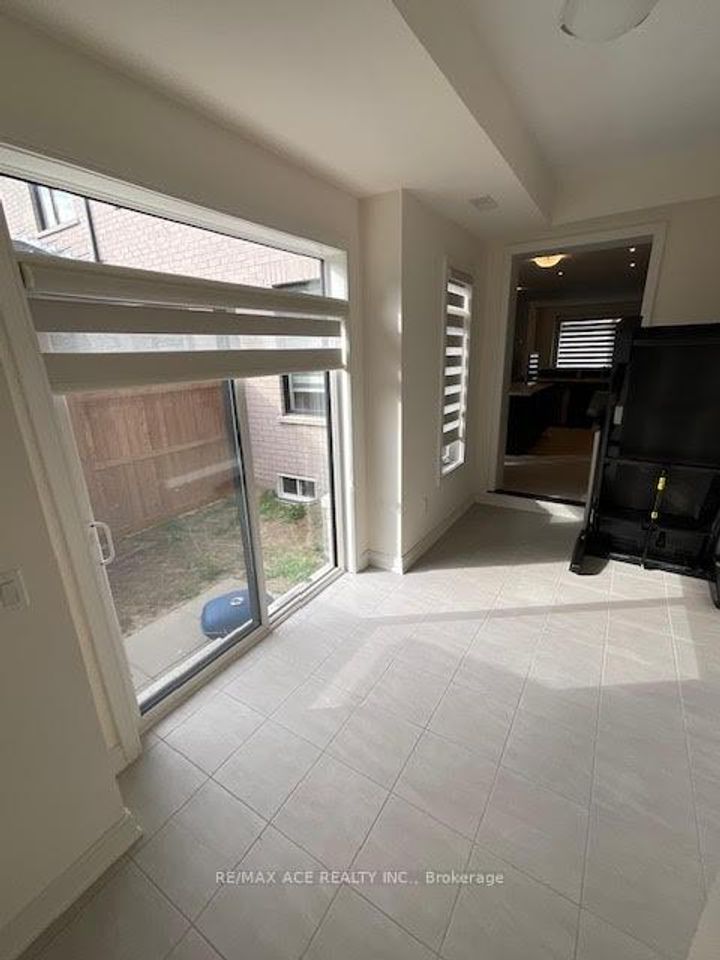 Photo 12 at 88 Pearman Crescent, Northwest Brampton, Brampton