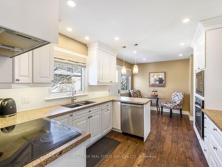 Photo 14 at 1602 Carletta Drive, Lakeview, Mississauga