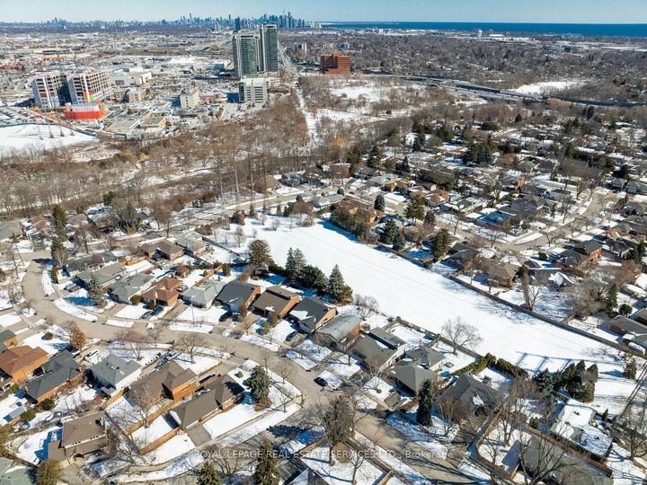 Photo 41 at 1602 Carletta Drive, Lakeview, Mississauga