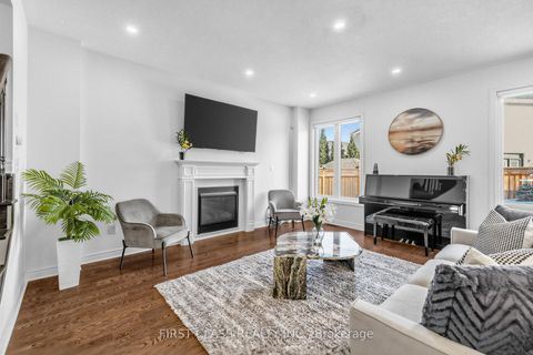 Photo 4 at 275 William Graham Drive, Rural Aurora, Aurora