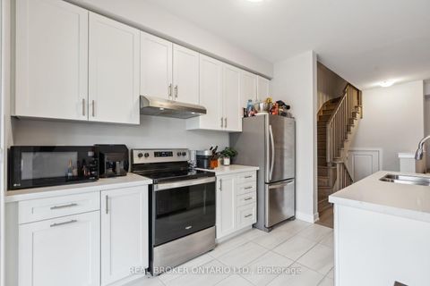 Photo 13 at 92 William Shearn Crescent, Angus Glen, Markham