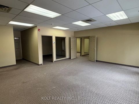 Photo 7 at 4 - 465 Milner Avenue, Malvern, Toronto