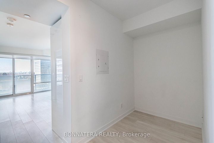 Photo 12 at 2113 - 501 Yonge Street, Yonge Corridor, Toronto