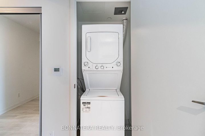 Photo 34 at 2113 - 501 Yonge Street, Yonge Corridor, Toronto