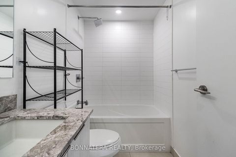 Photo 7 at 2113 - 501 Yonge Street, Yonge Corridor, Toronto