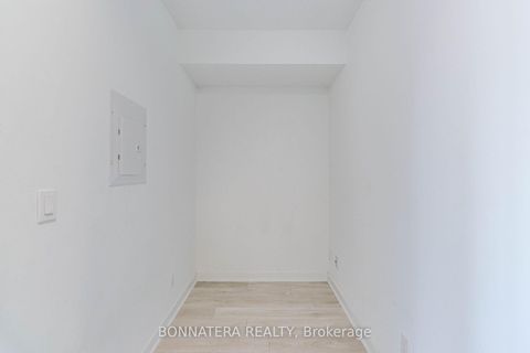 Photo 11 at 2113 - 501 Yonge Street, Yonge Corridor, Toronto