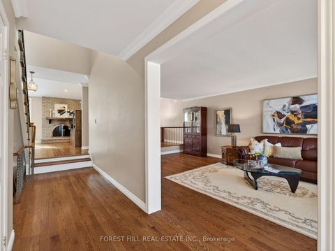 Photo 4 at 694 Conacher Drive, Newtonbrook East, Toronto