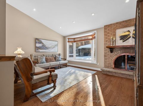 Photo 10 at 694 Conacher Drive, Newtonbrook East, Toronto