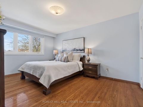 Photo 18 at 694 Conacher Drive, Newtonbrook East, Toronto