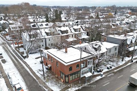Photo 4 at 819 Pape Avenue, East York, Toronto