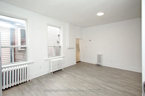 Photo 12 at 819 Pape Avenue, East York, Toronto