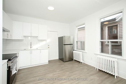 Photo 15 at 819 Pape Avenue, East York, Toronto