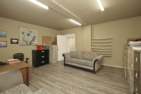 Photo 17 at 819 Pape Avenue, East York, Toronto