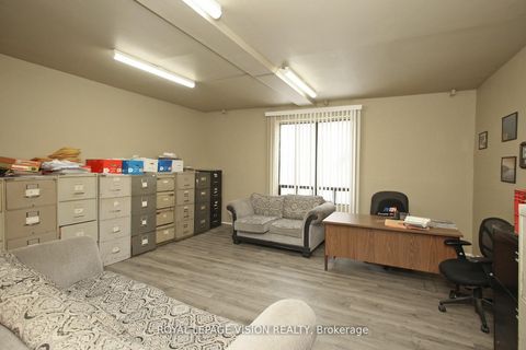 Photo 27 at 819 Pape Avenue, East York, Toronto