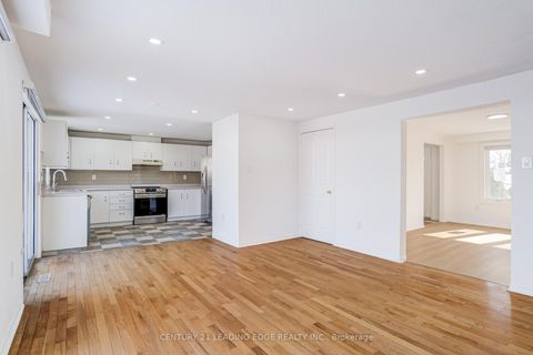 Photo 7 at 7 Nugent Court, Northwest, Barrie