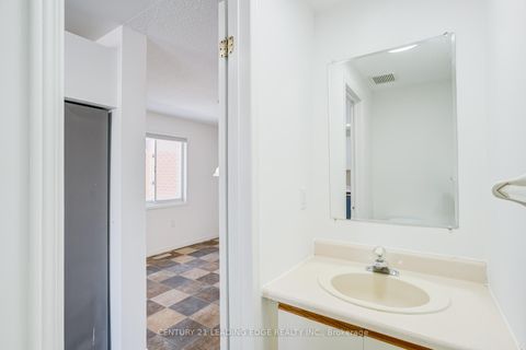 Photo 16 at 7 Nugent Court, Northwest, Barrie